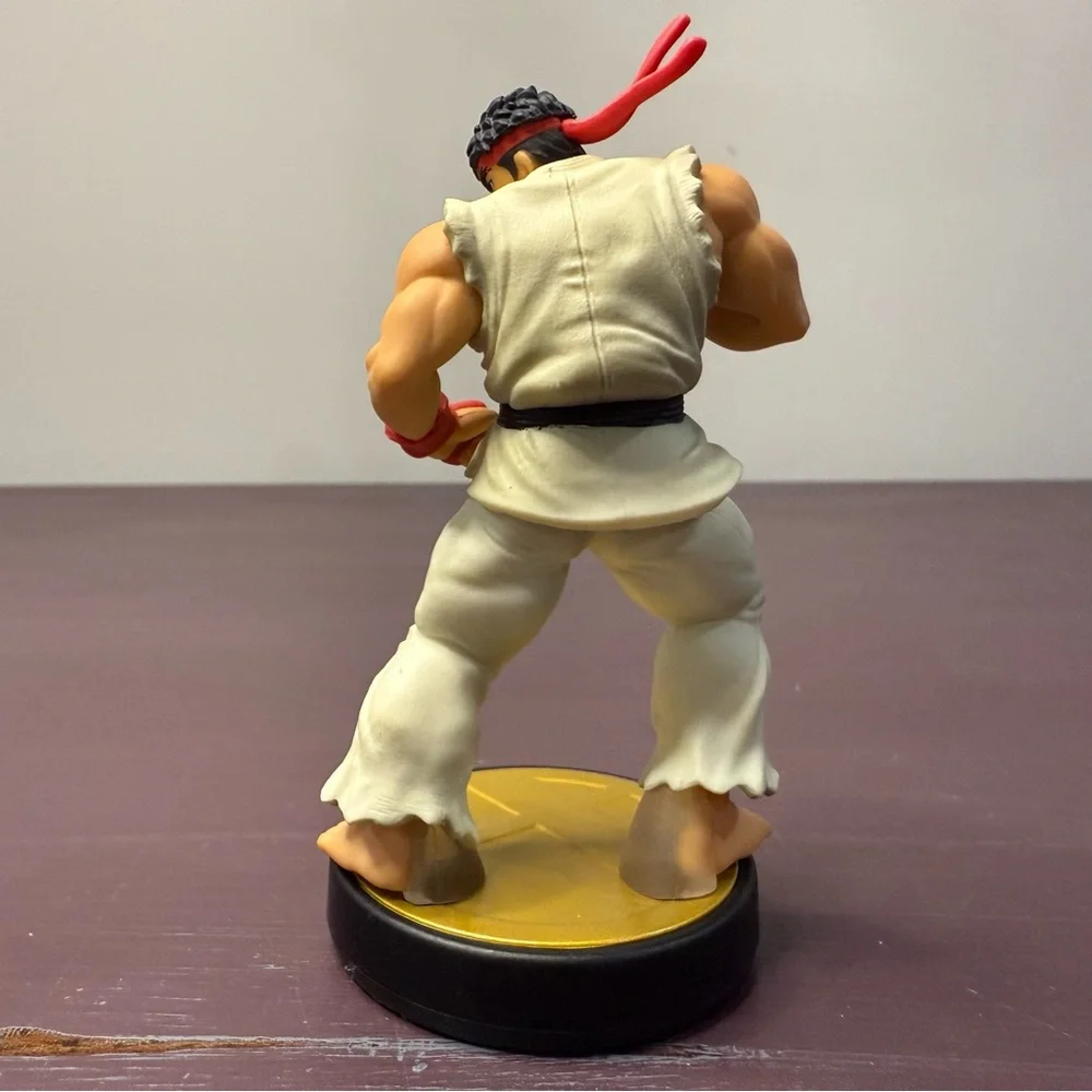 Capcom Fighter Figure - White and Red